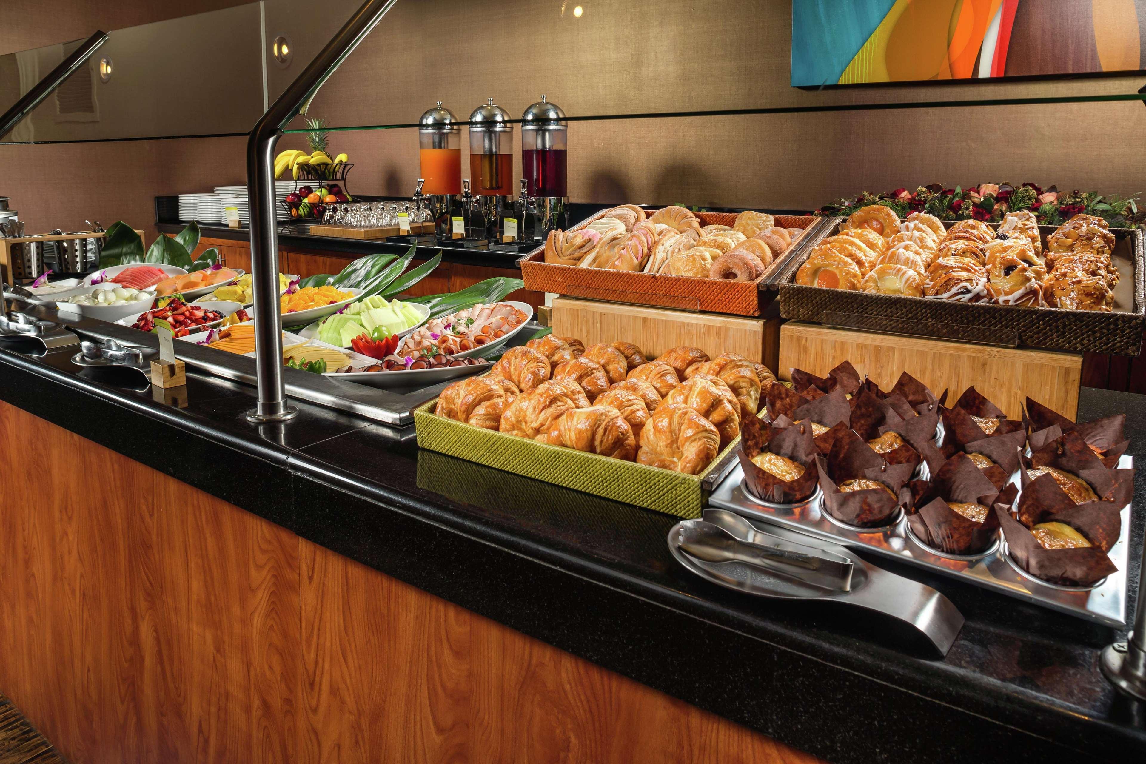 Doubletree By Hilton Carson Hotel Buitenkant foto