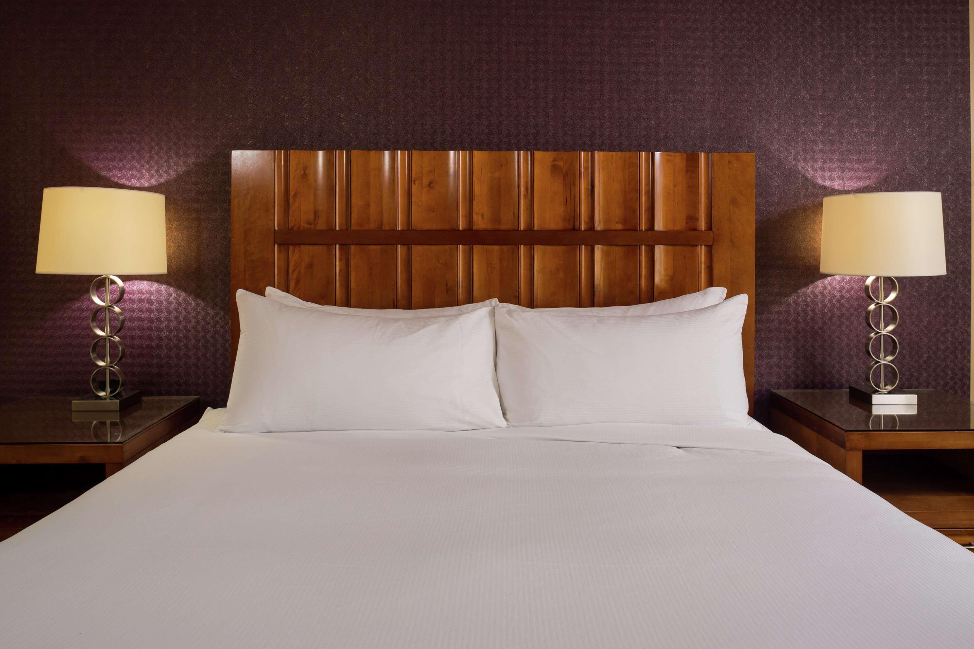 Doubletree By Hilton Carson Hotel Buitenkant foto