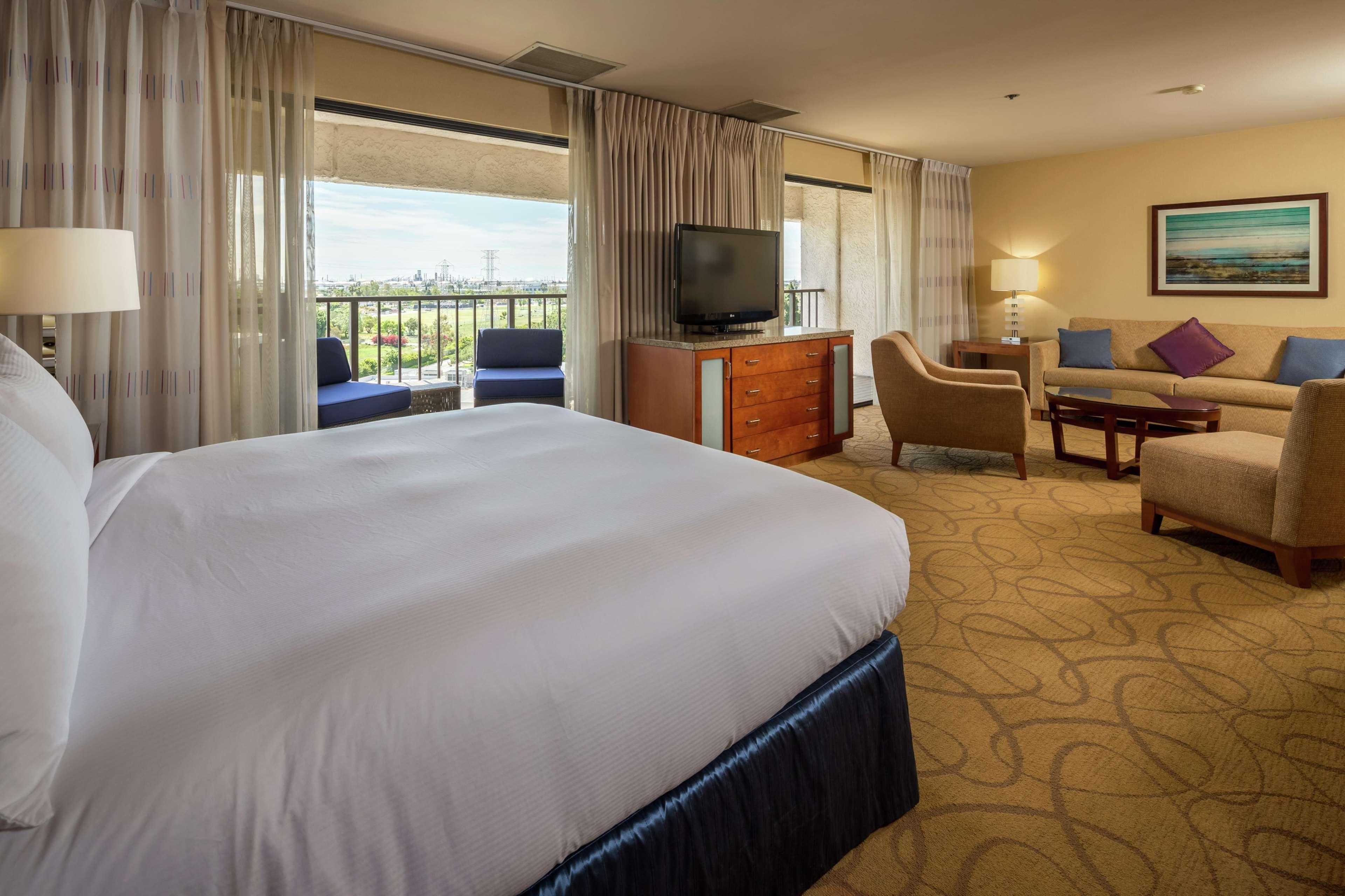 Doubletree By Hilton Carson Hotel Buitenkant foto