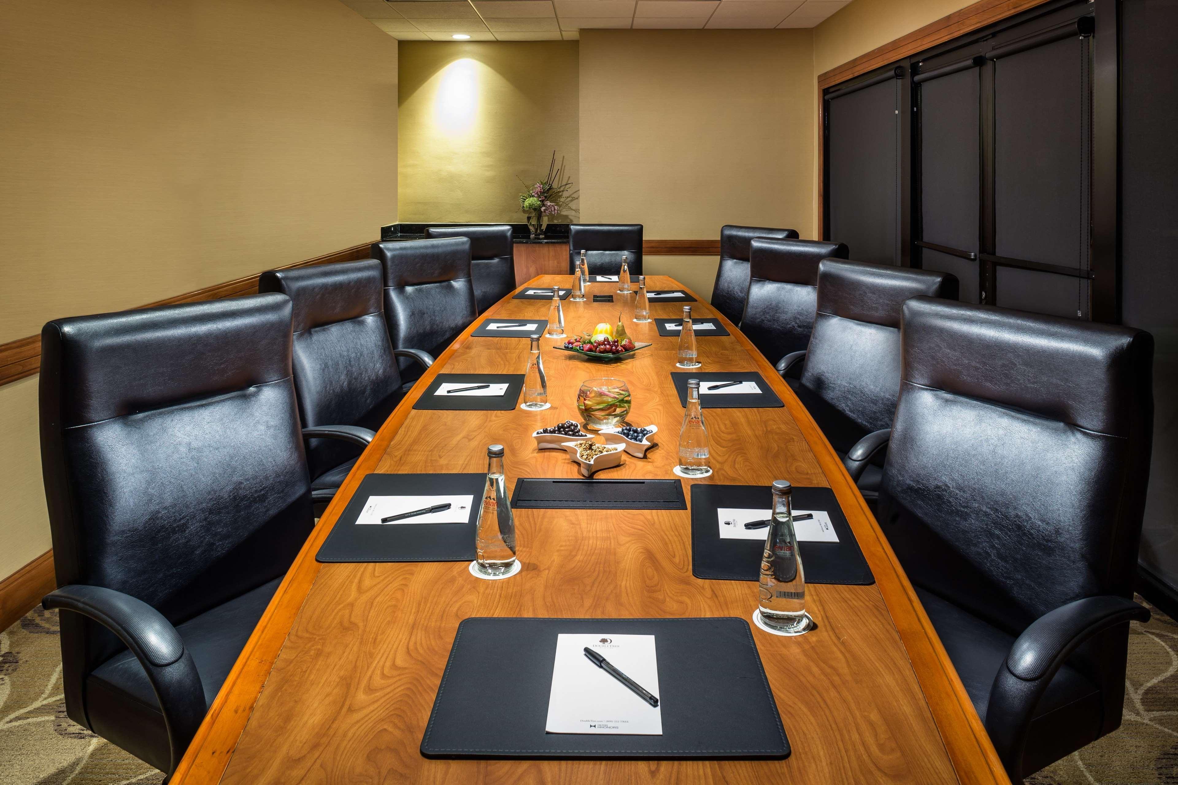 Doubletree By Hilton Carson Hotel Buitenkant foto