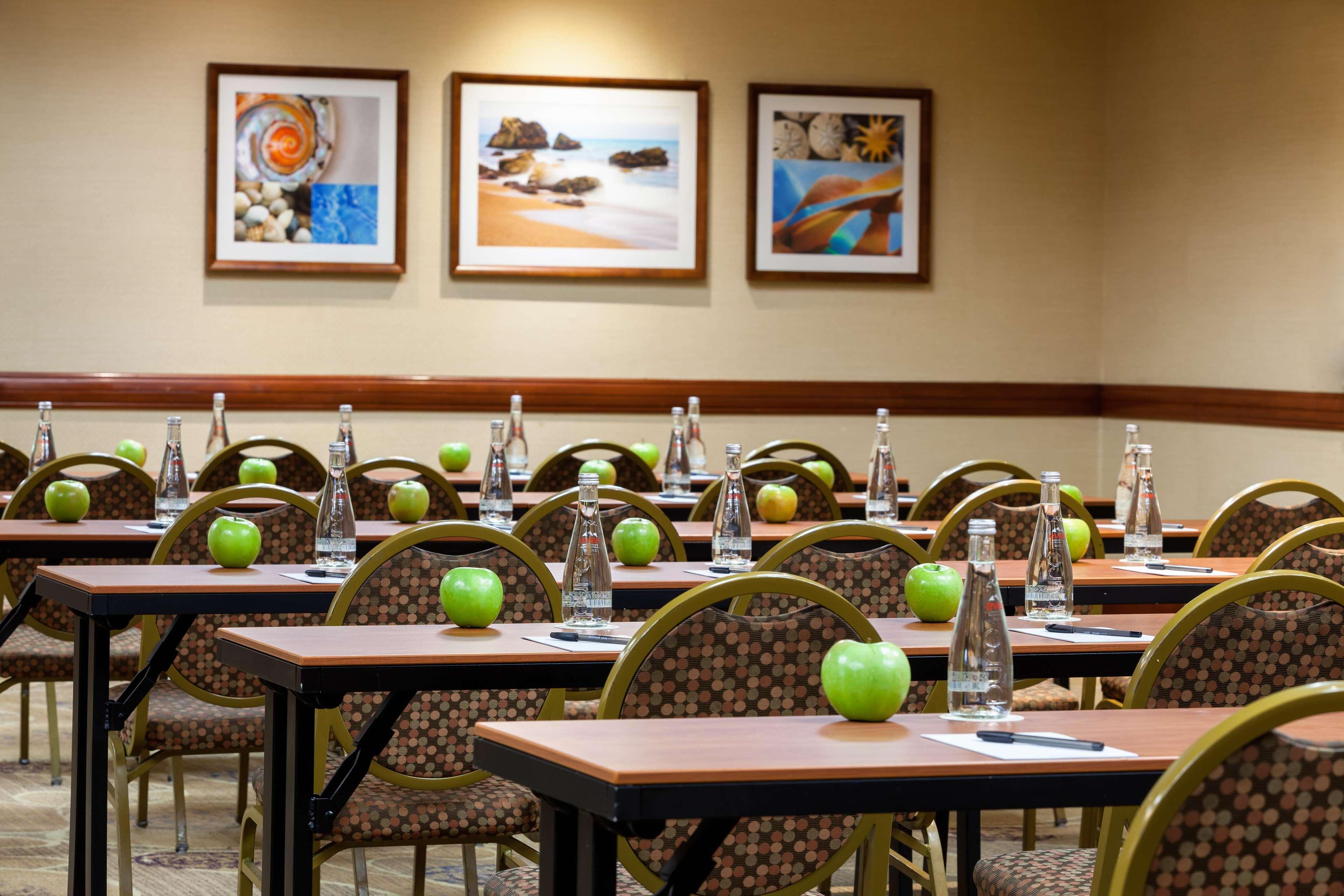 Doubletree By Hilton Carson Hotel Buitenkant foto