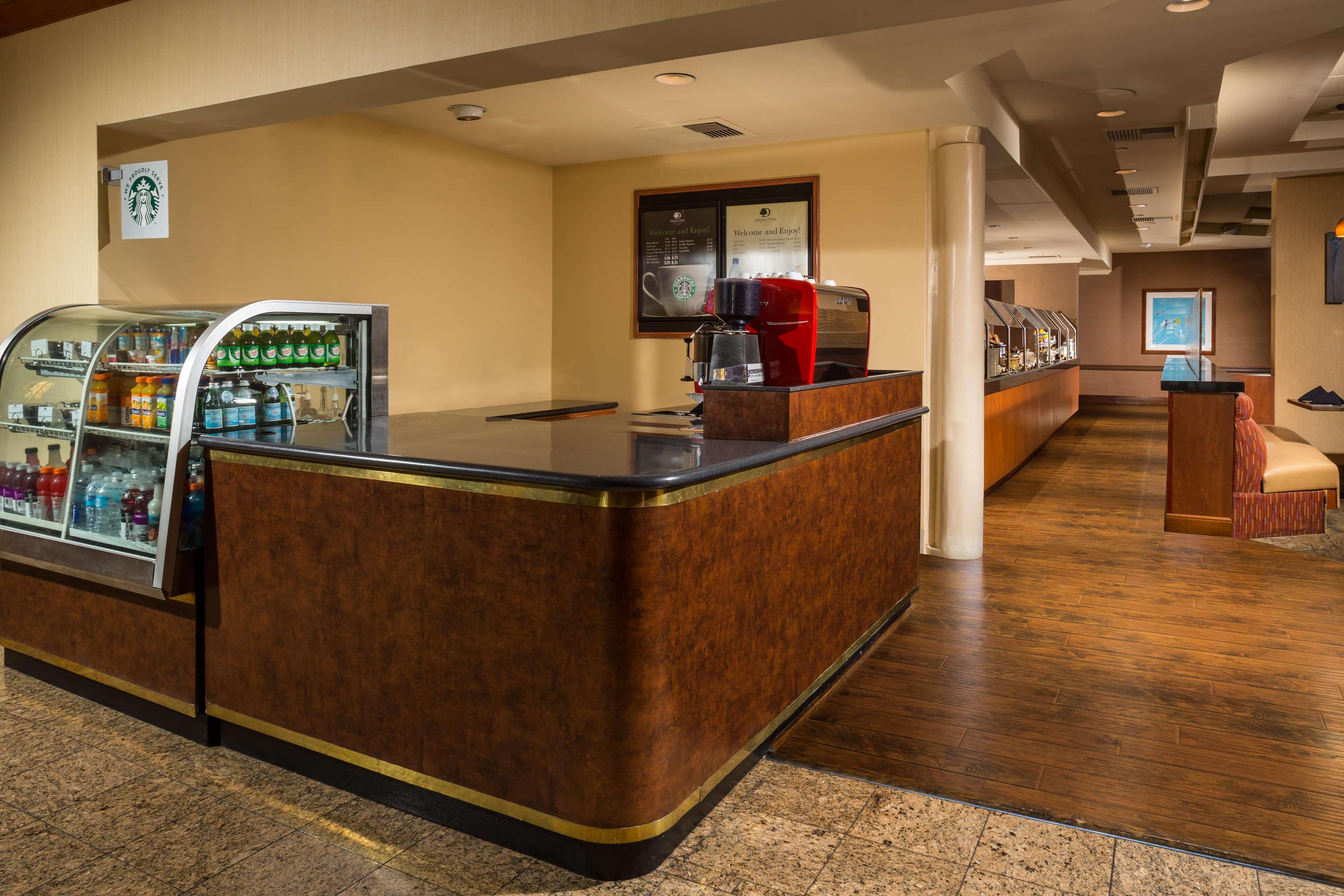 Doubletree By Hilton Carson Hotel Buitenkant foto
