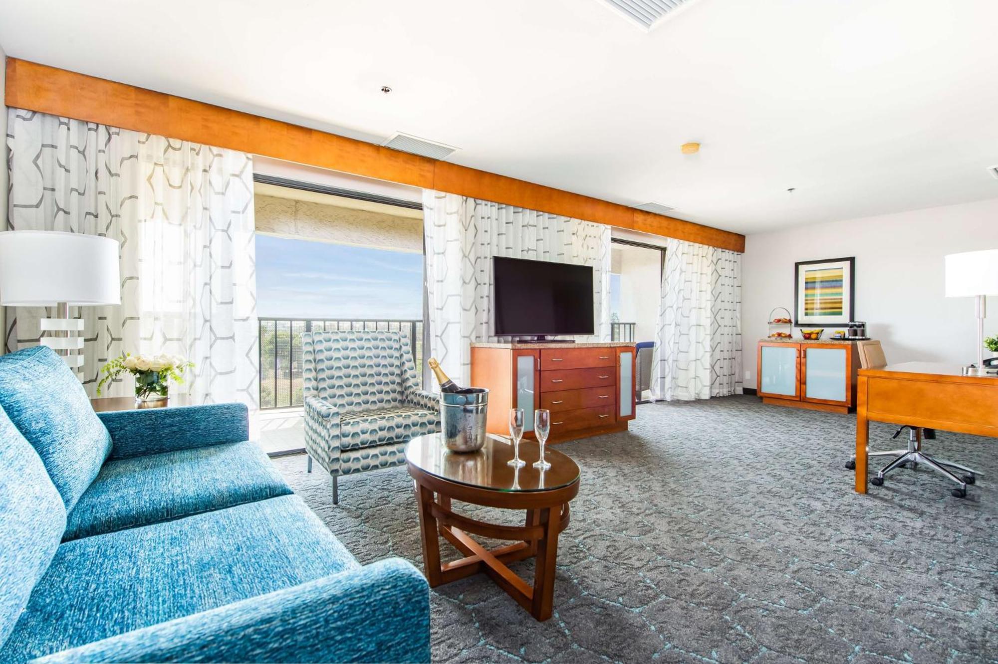 Doubletree By Hilton Carson Hotel Buitenkant foto
