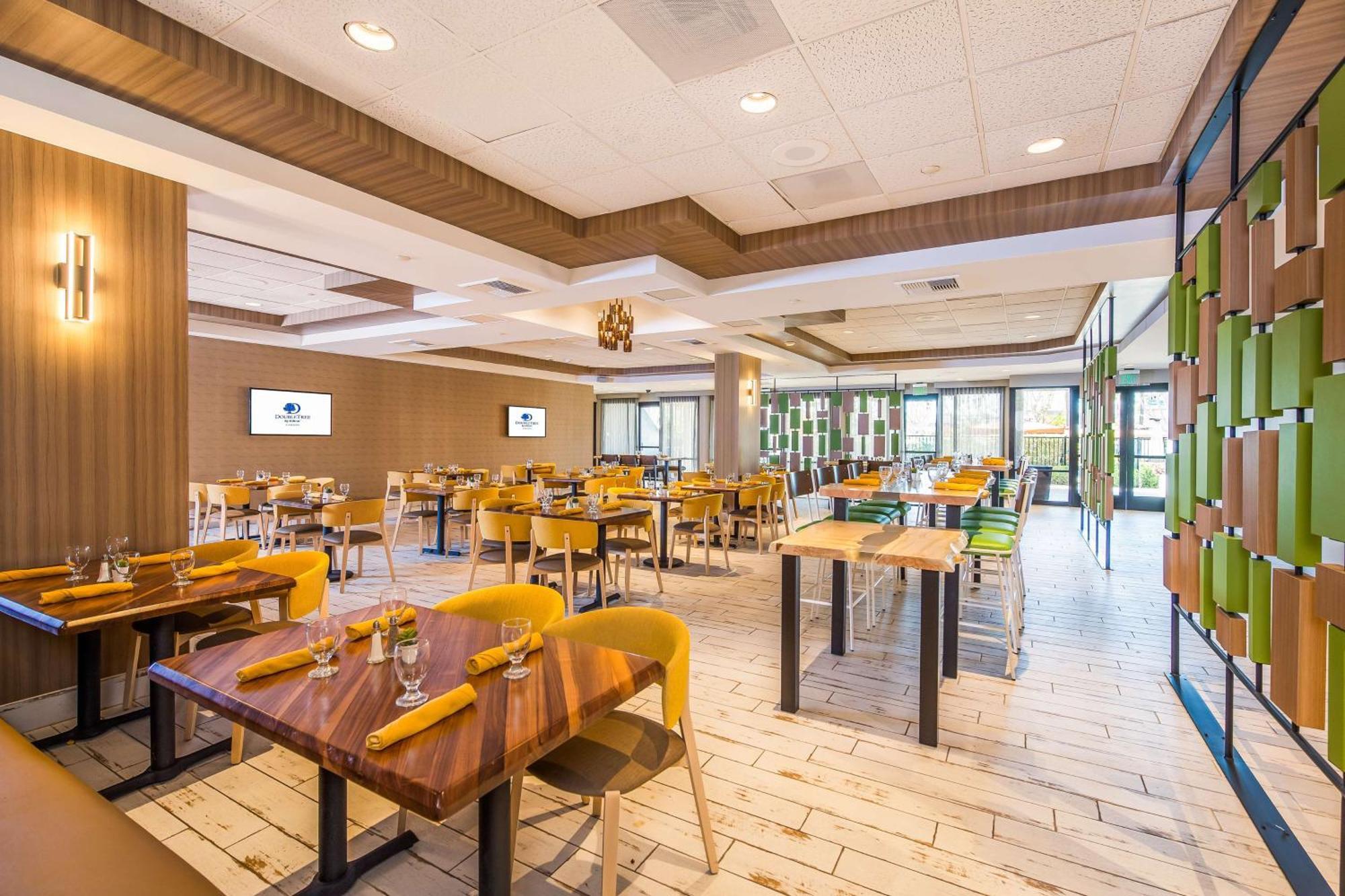Doubletree By Hilton Carson Hotel Buitenkant foto